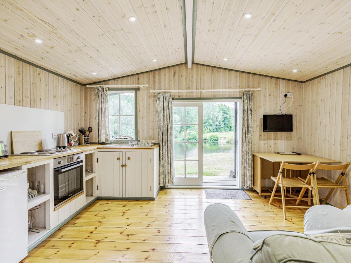 Lakeside Cabin Dunkeswell Экстерьер фото